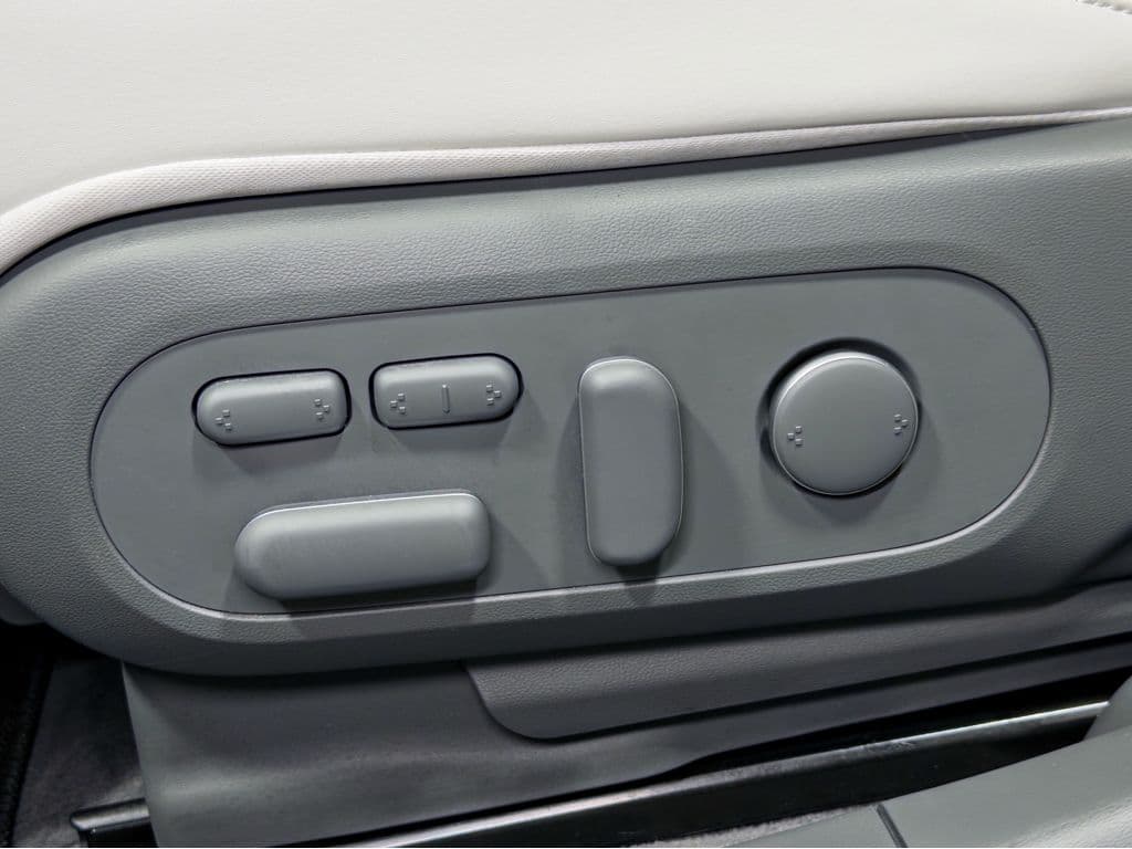 2023 Hyundai IONIQ 5 view 6