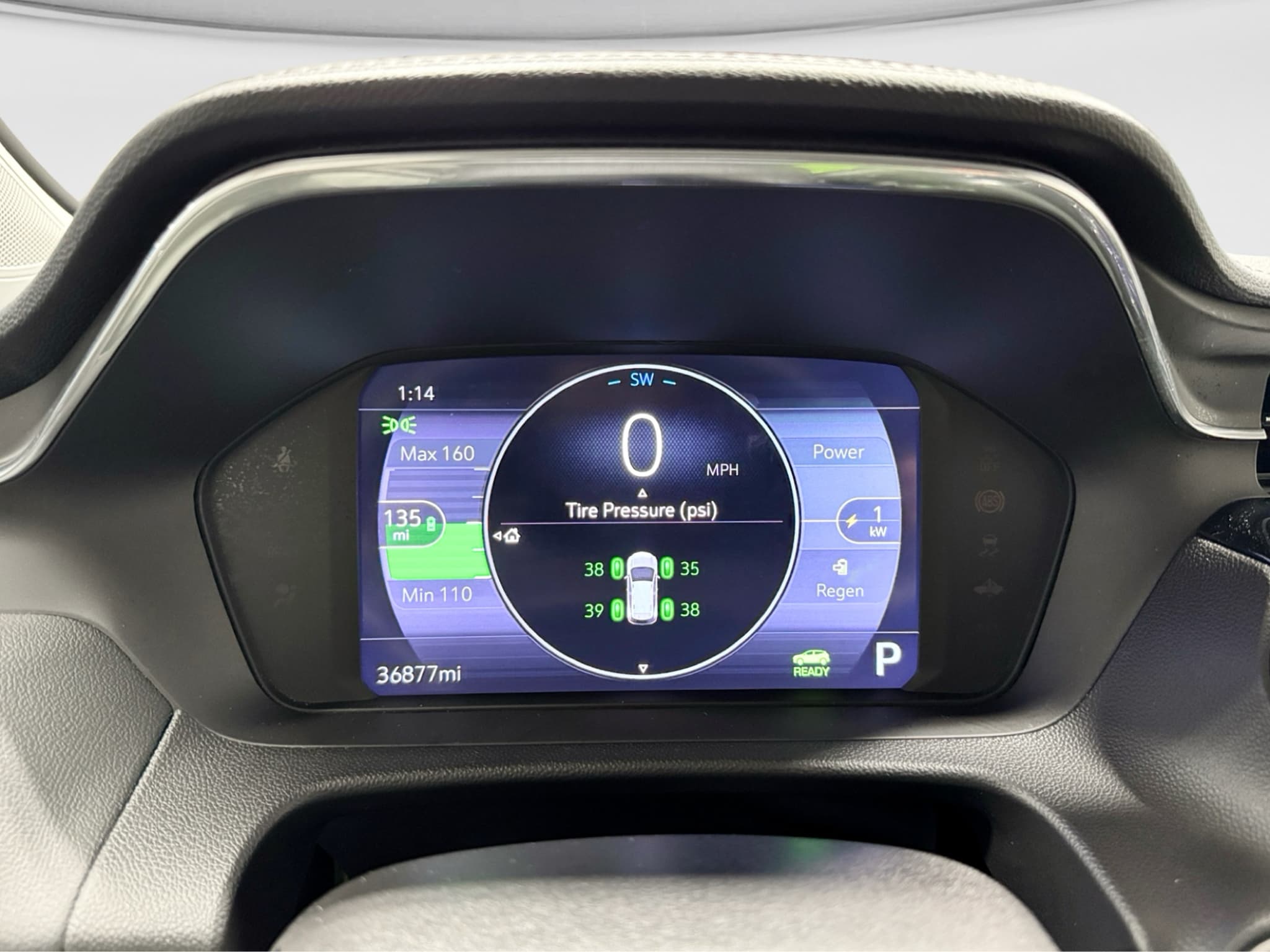 2023 Chevrolet Bolt EUV view 9