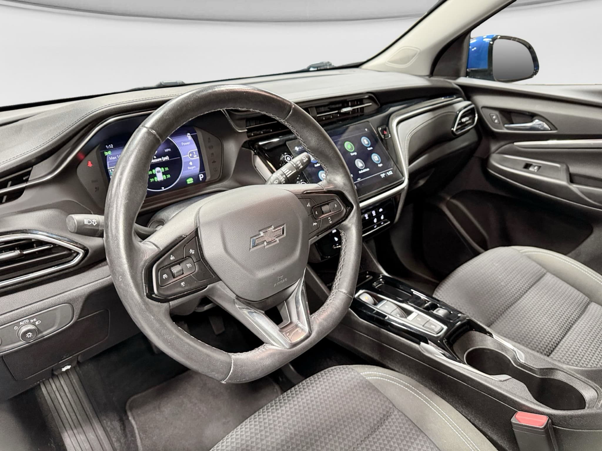 2023 Chevrolet Bolt EUV view 17