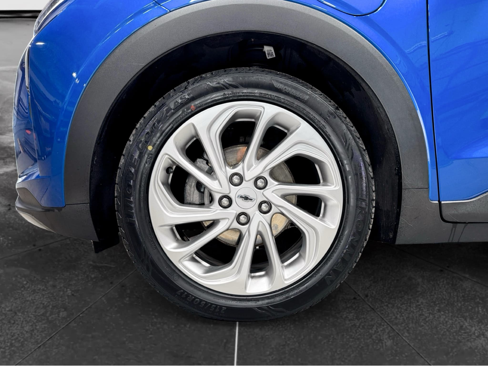 2023 Chevrolet Bolt EUV view 28
