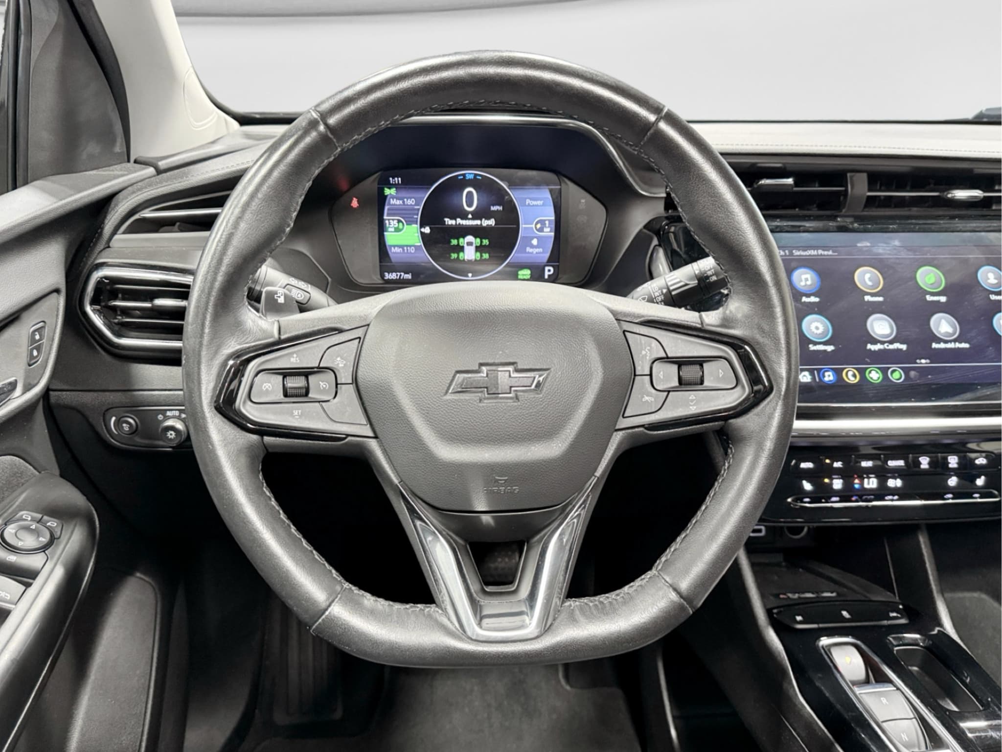 2023 Chevrolet Bolt EUV view 8