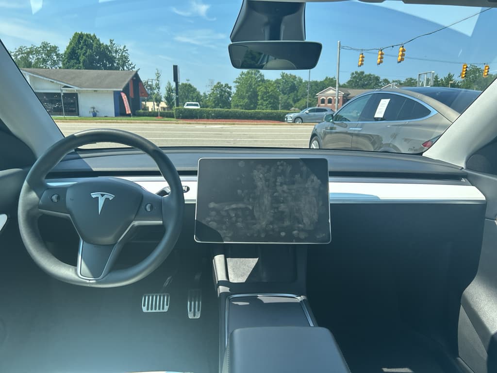 2021 Tesla Model Y view 13