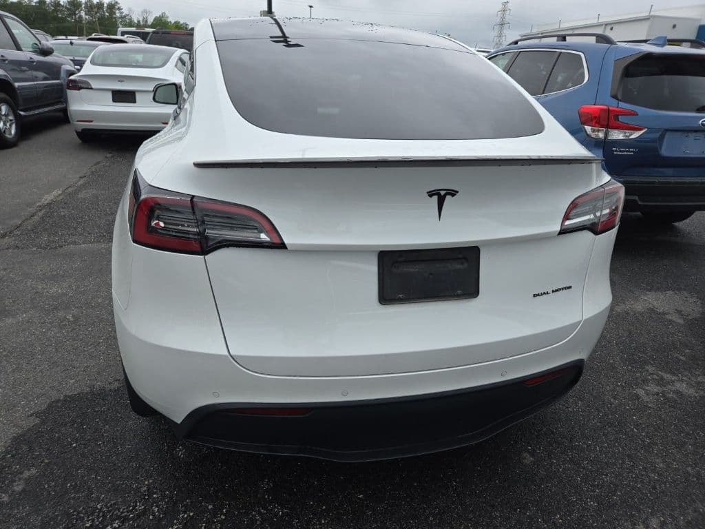 2021 Tesla Model Y view 3