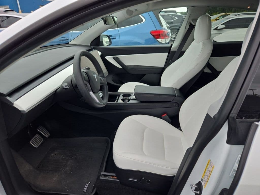 2021 Tesla Model Y view 7