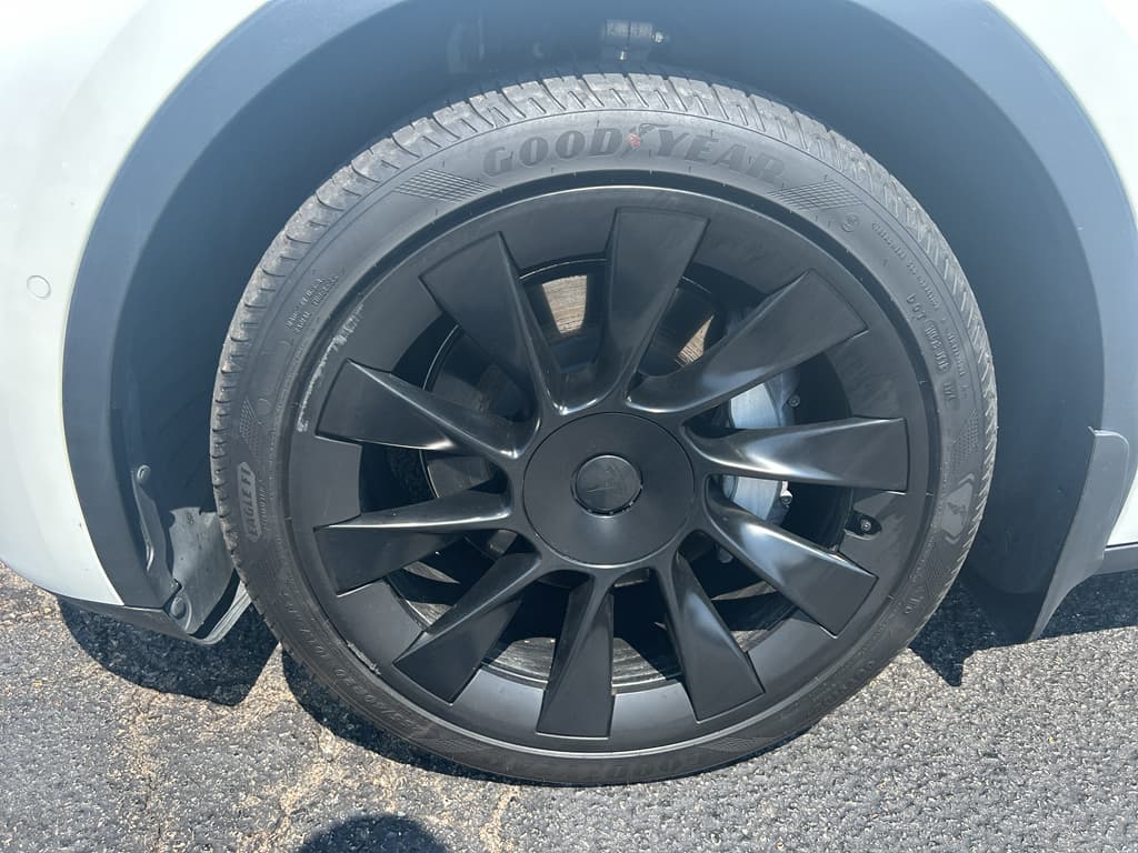 2021 Tesla Model Y view 23