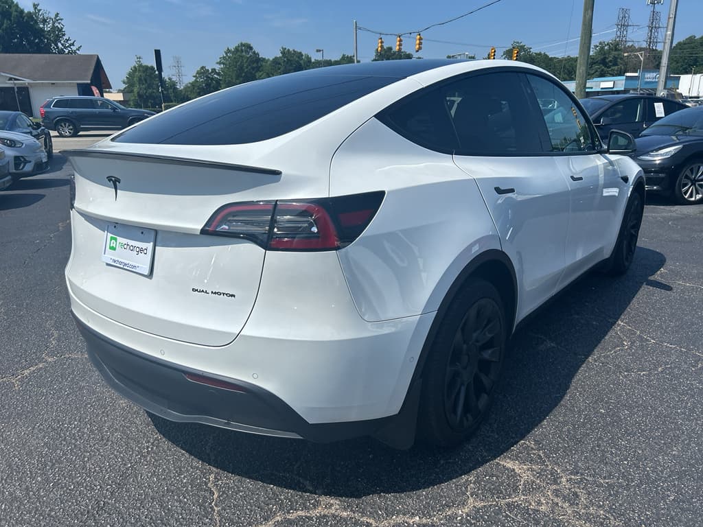2021 Tesla Model Y view 3
