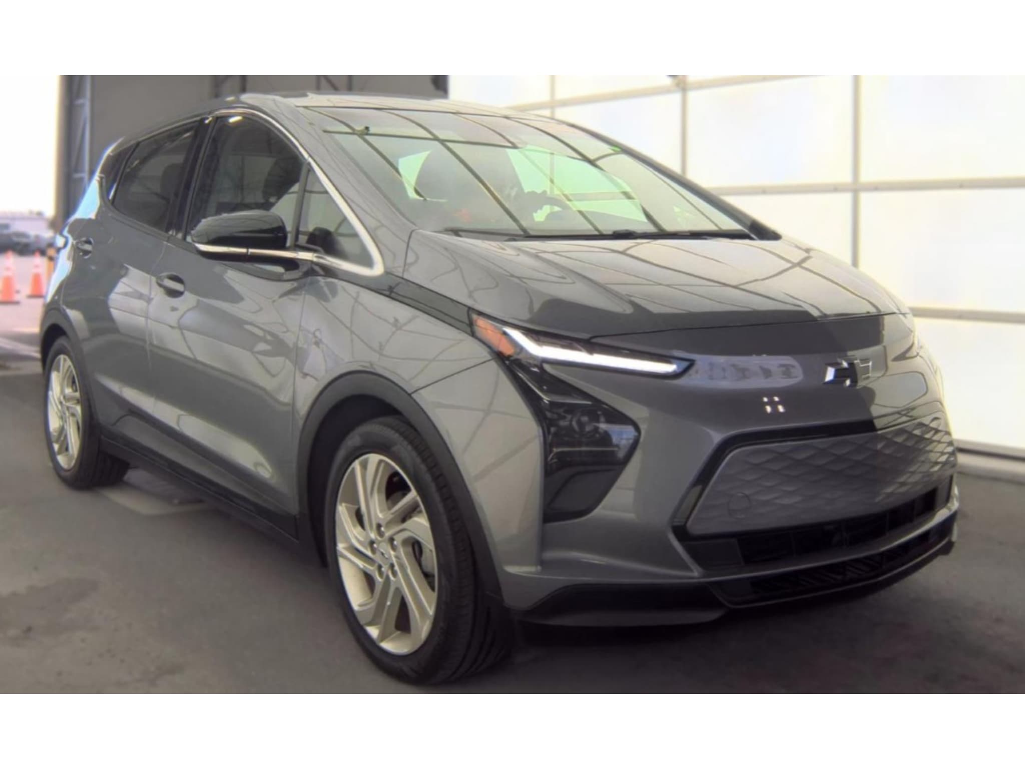 2023 Chevrolet Bolt EV view 4