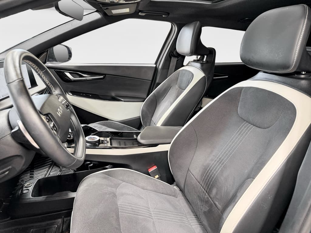 2024 Kia EV6 view 17
