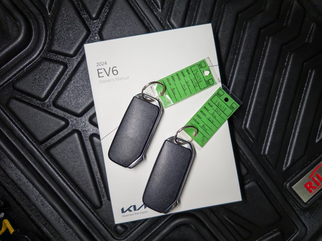 2024 Kia EV6 view 24