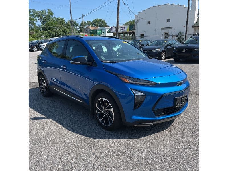 2023 Chevrolet Bolt EUV view 4