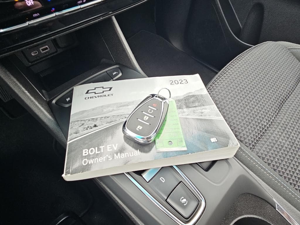2023 Chevrolet Bolt EV view 21