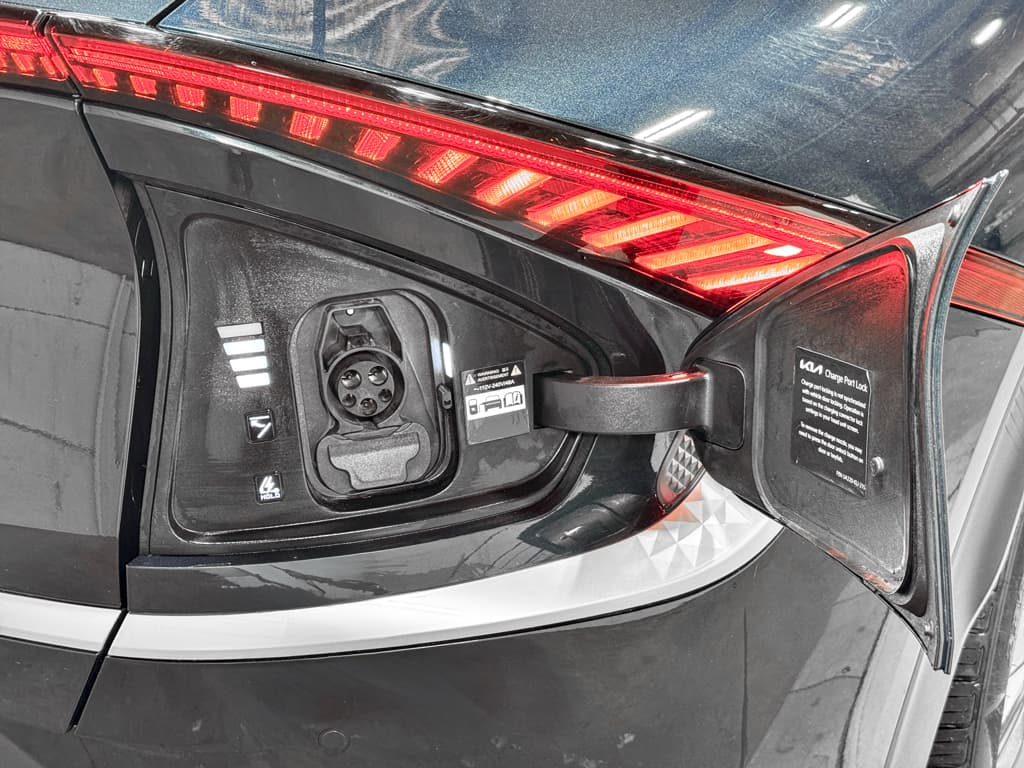 2024 Kia EV6 view 5