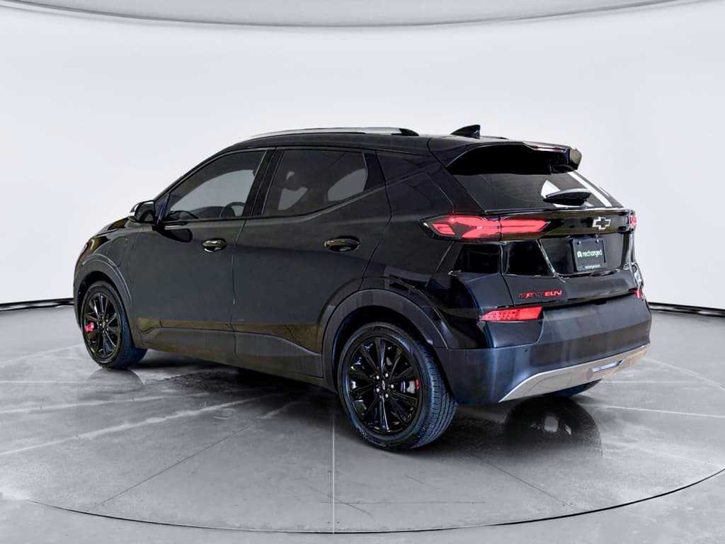 2023 Chevrolet Bolt EUV view 2