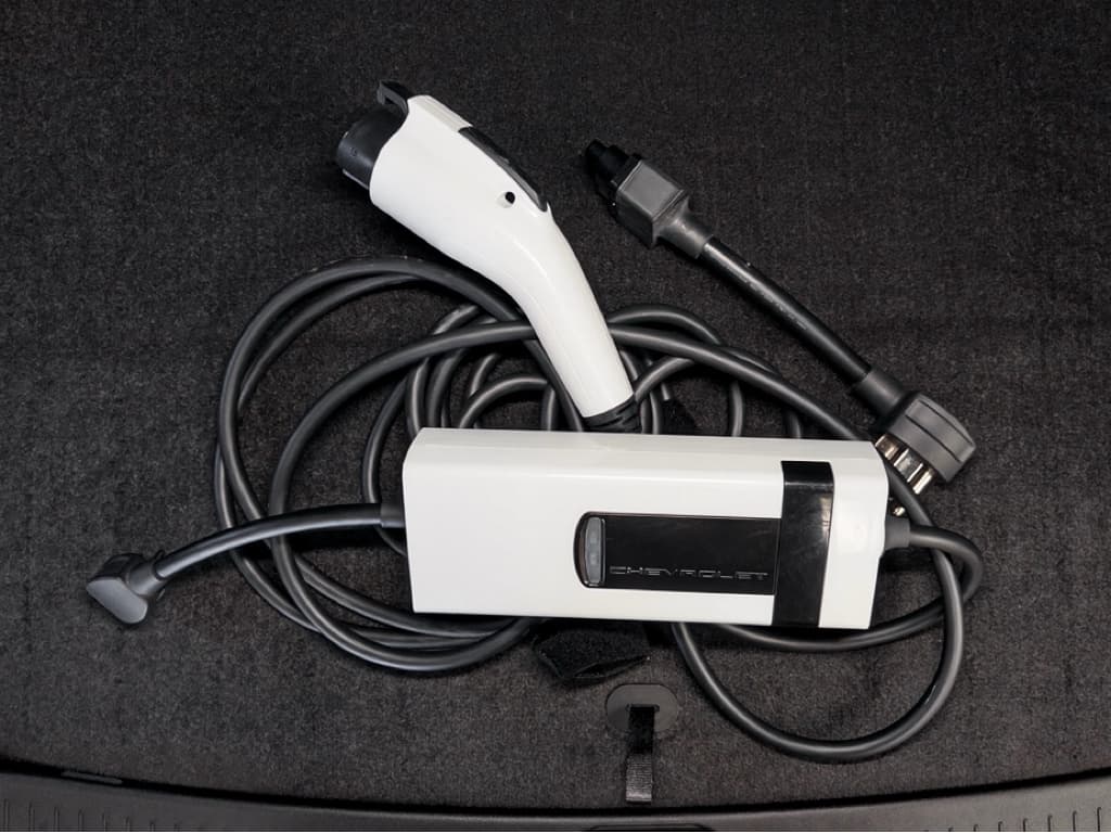 2023 Chevrolet Bolt EUV view 6