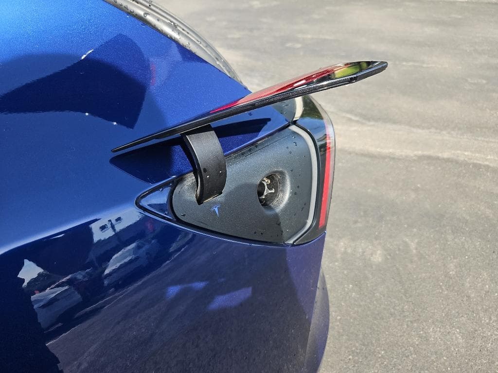2021 Tesla Model Y view 5