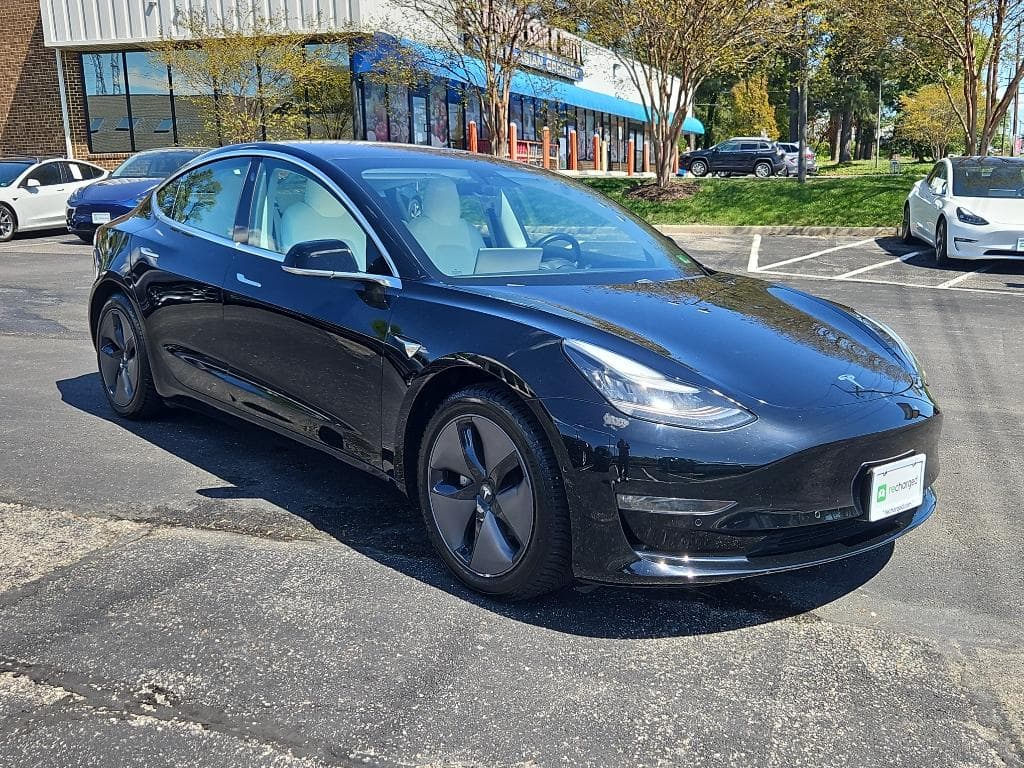 2018 Tesla Model 3 view 4