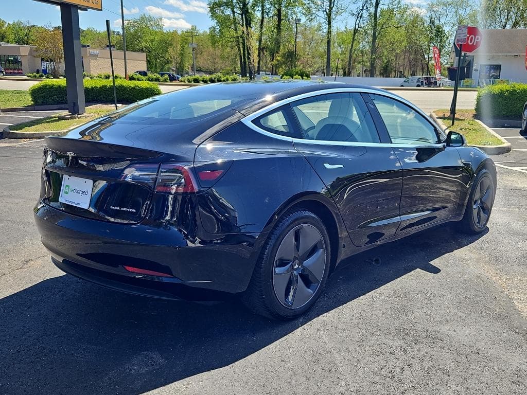 2018 Tesla Model 3 view 3