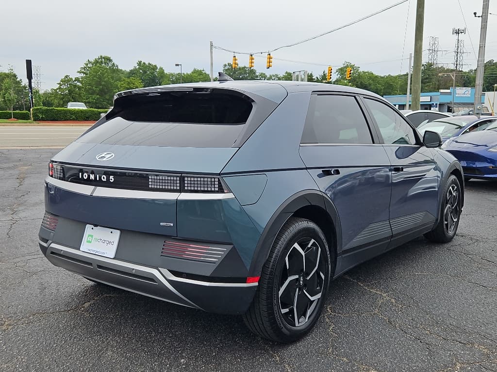 2023 Hyundai IONIQ 5 view 3