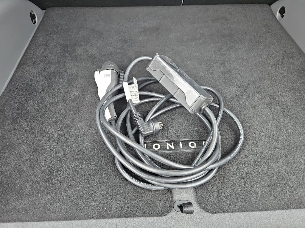 2023 Hyundai IONIQ 5 view 6