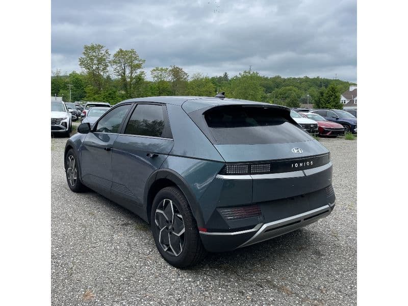 2023 Hyundai IONIQ 5 view 3