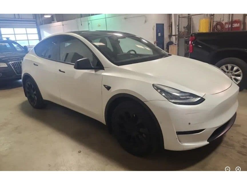 2021 Tesla Model Y view 4