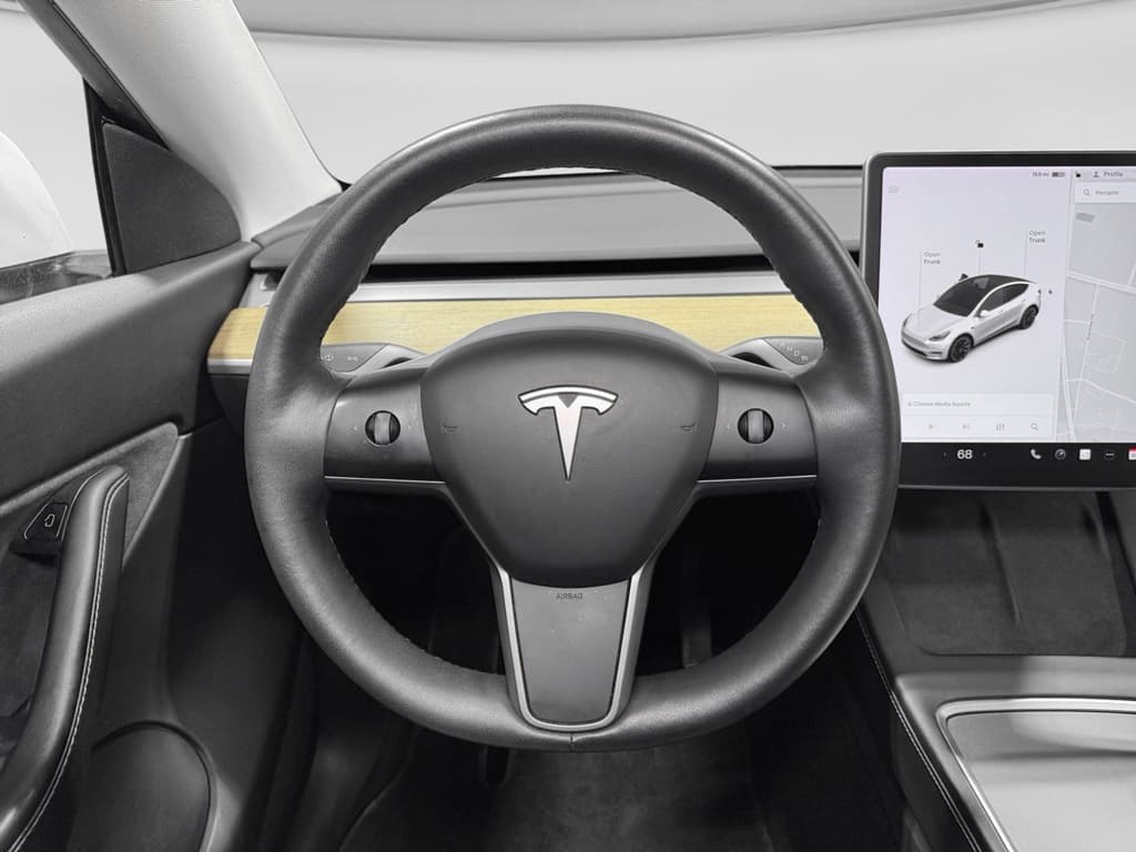 2021 Tesla Model Y view 8