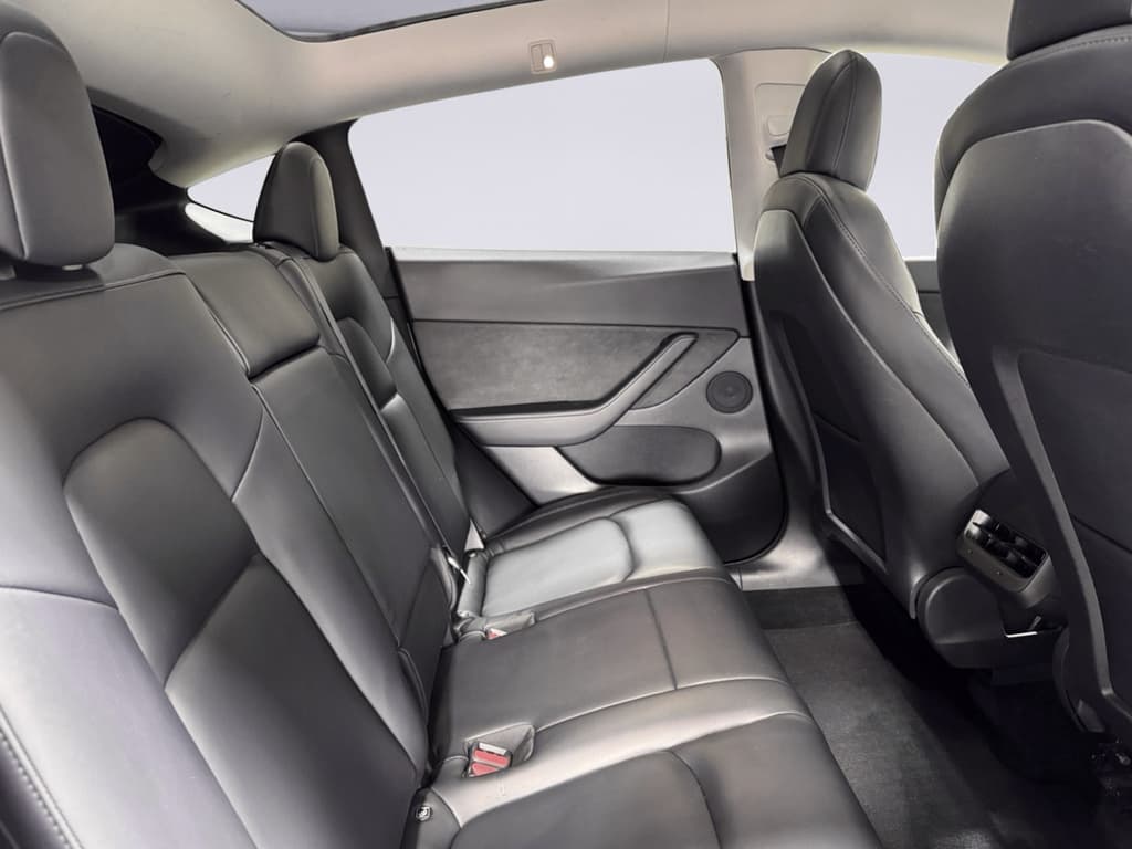 2021 Tesla Model Y view 21