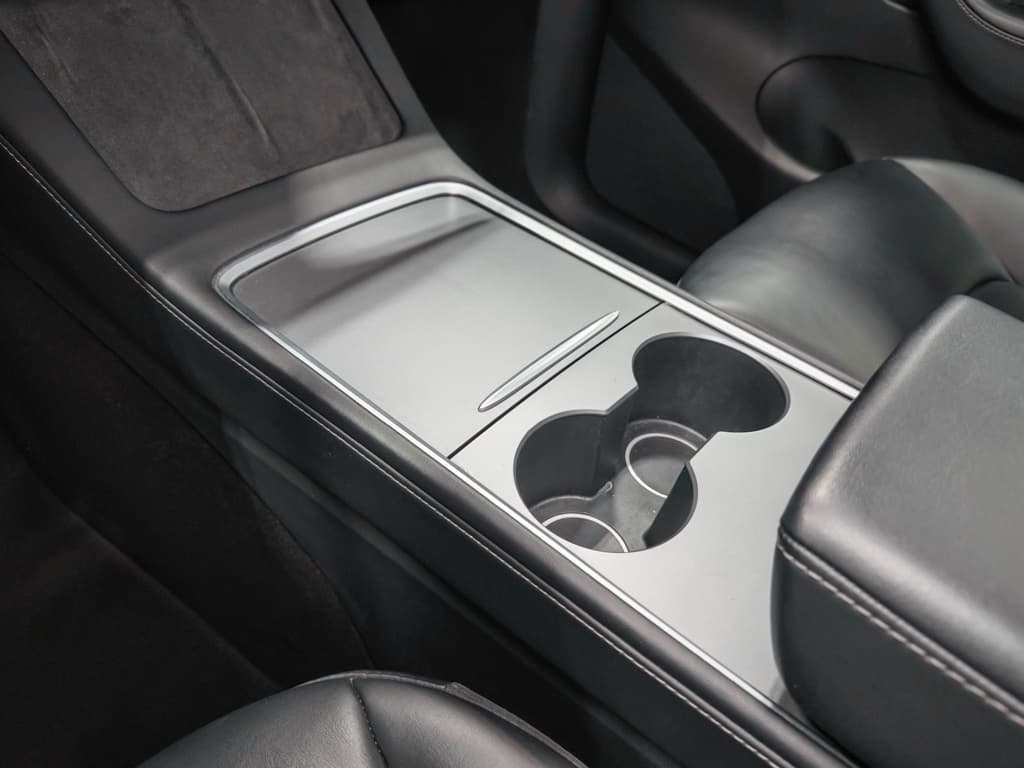 2021 Tesla Model Y view 18