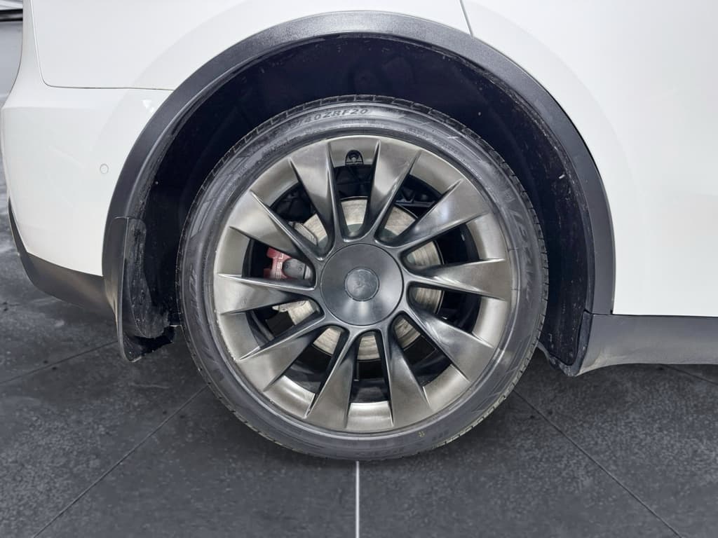 2021 Tesla Model Y view 36