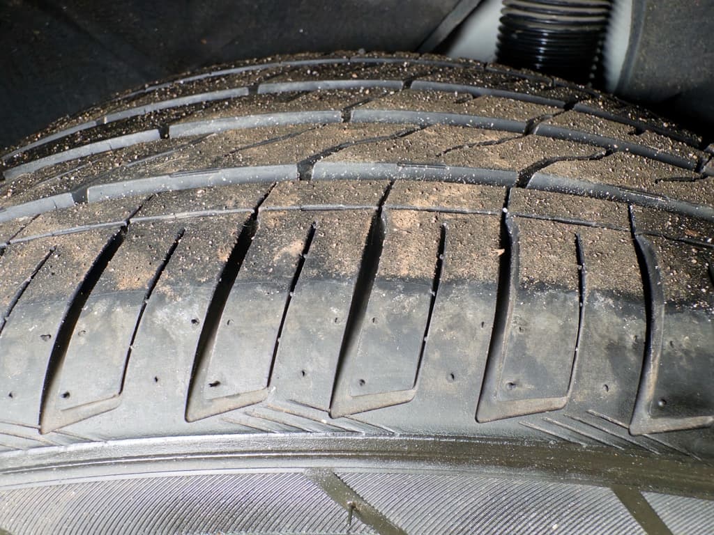 2021 Tesla Model Y view 35