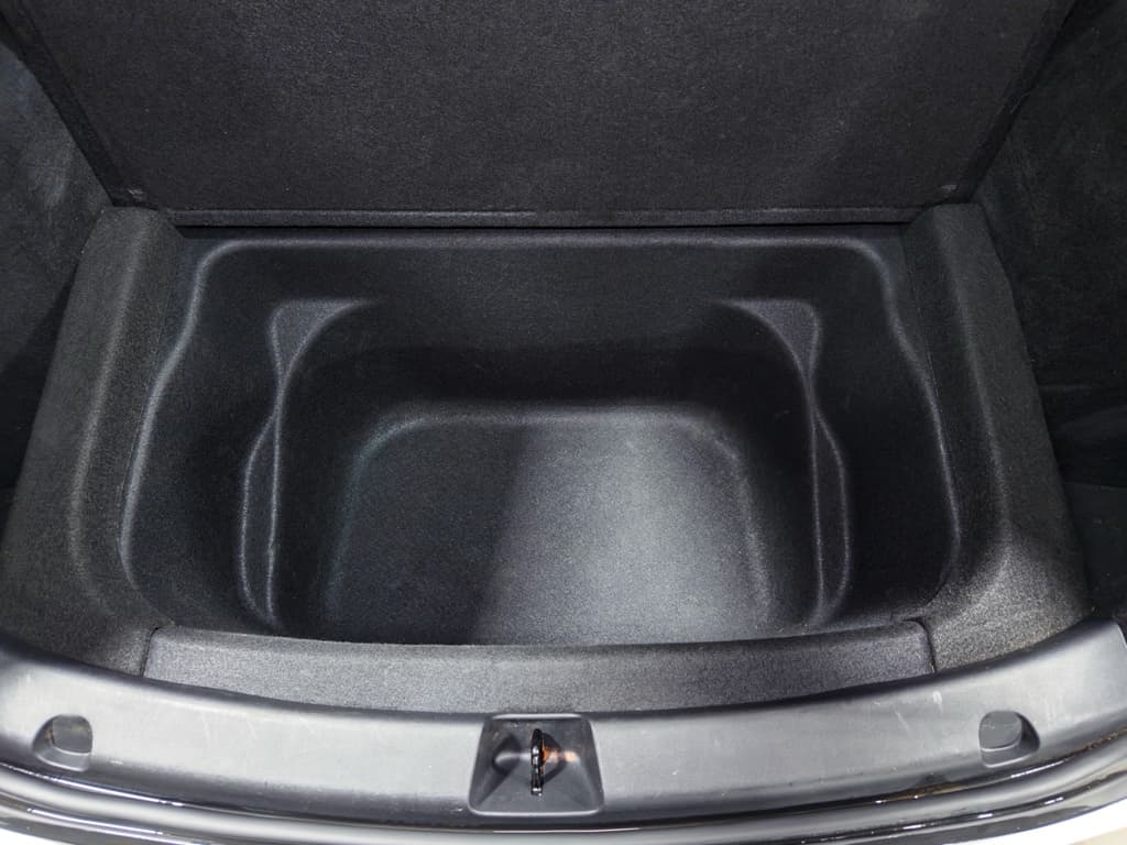 2021 Tesla Model Y view 27