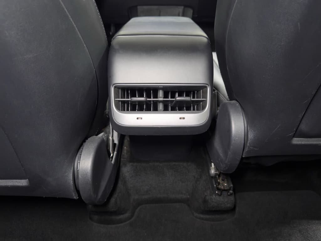 2021 Tesla Model Y view 20