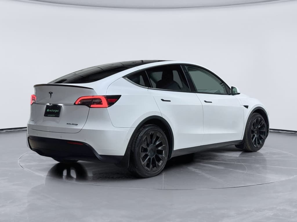 2021 Tesla Model Y view 3