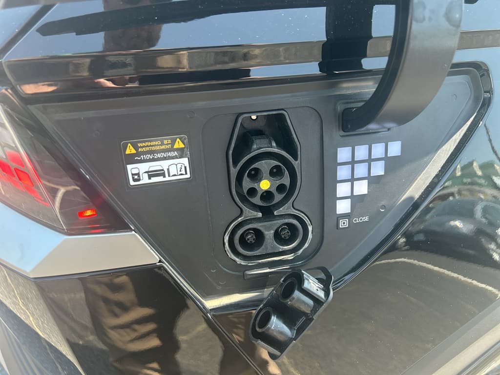 2023 Hyundai IONIQ 5 view 5