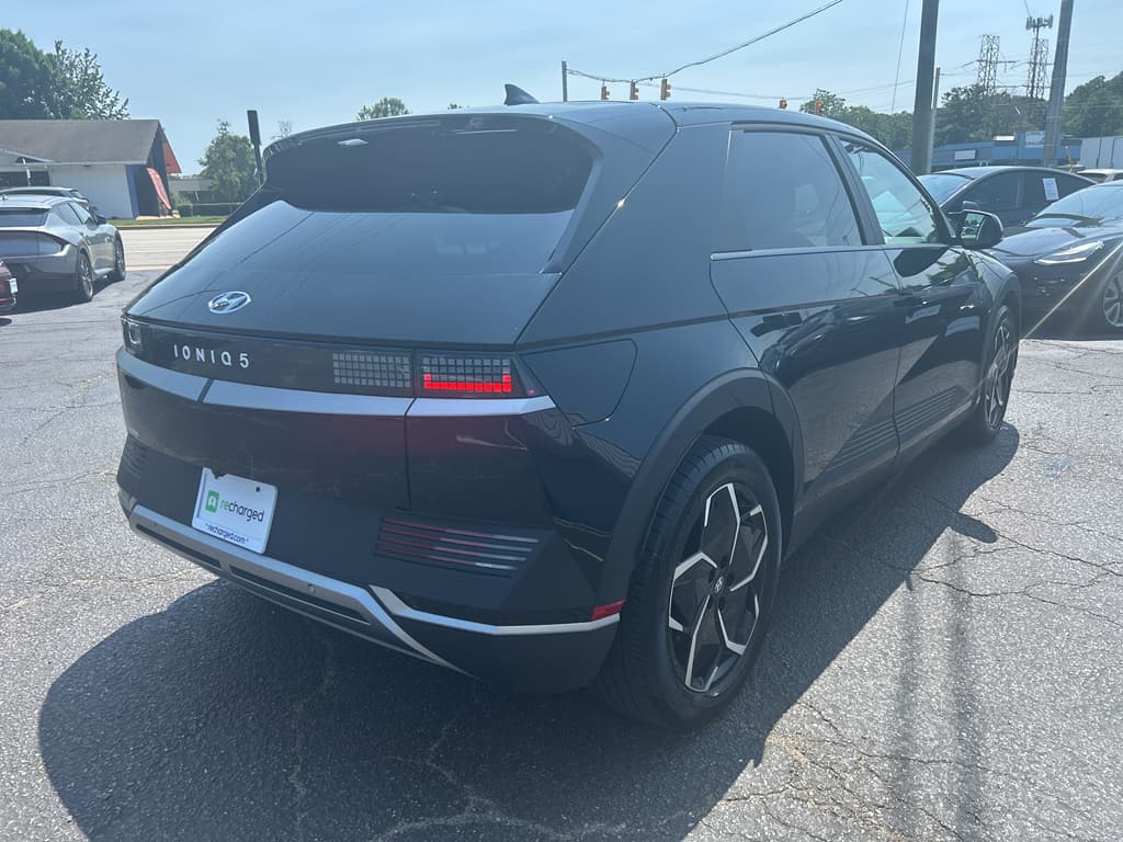 2023 Hyundai IONIQ 5 view 3