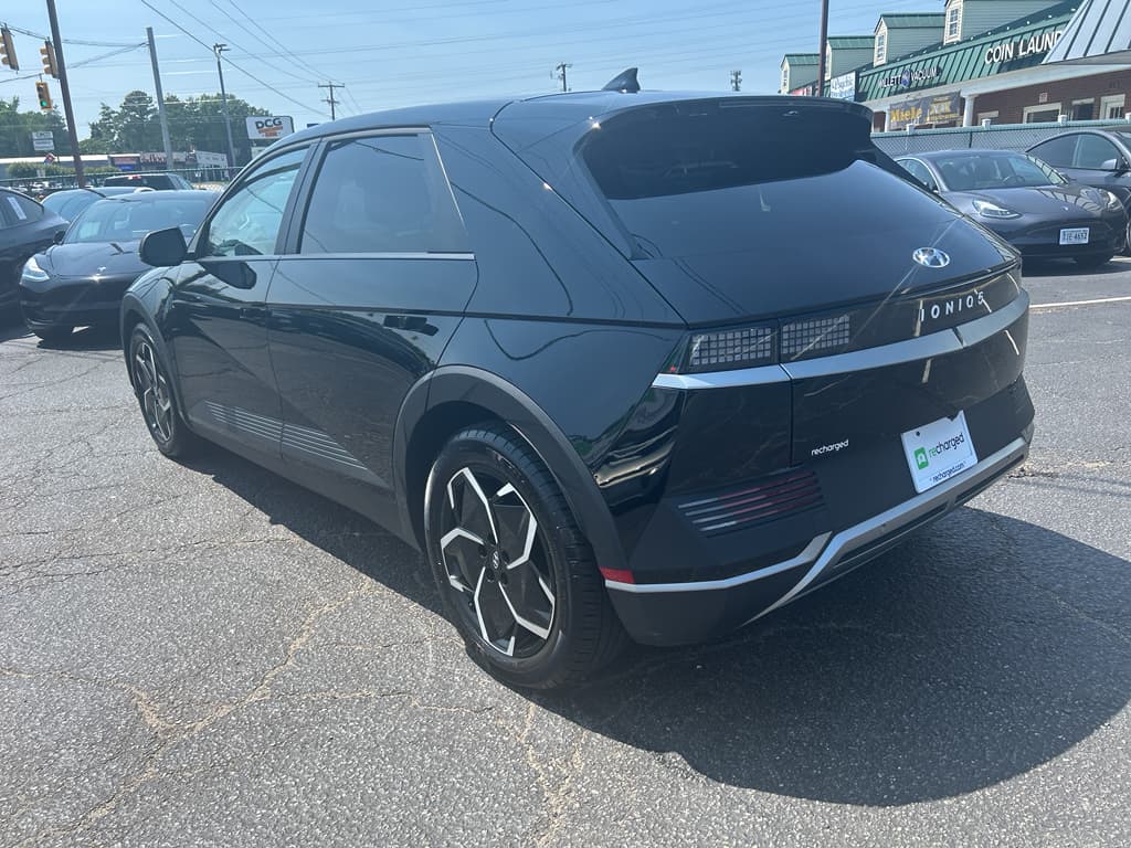 2023 Hyundai IONIQ 5 view 2