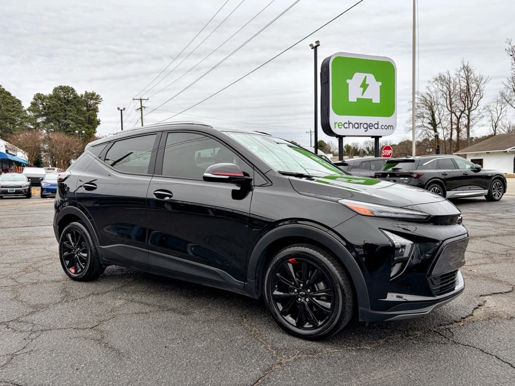 2023 Chevrolet Bolt EUV view 4