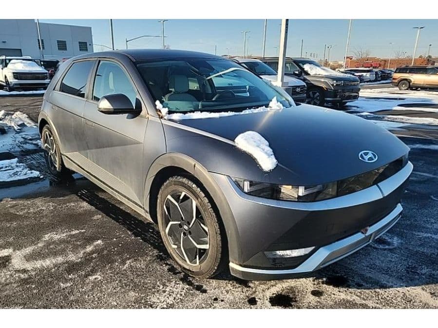 2023 Hyundai IONIQ 5 view 3