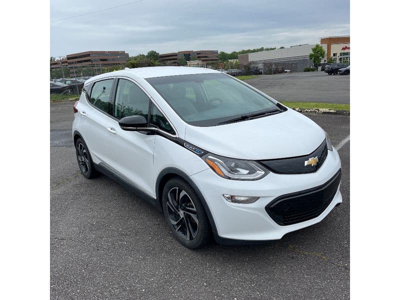 2017 Chevrolet Bolt EV view 3