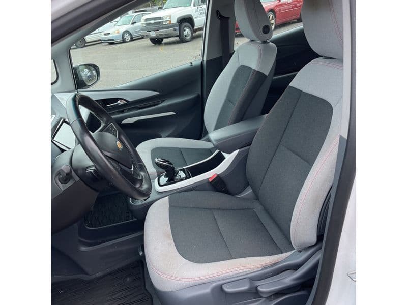 2017 Chevrolet Bolt EV view 4