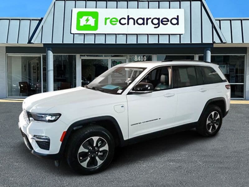 2022 Jeep Grand Cherokee 4xe view 3