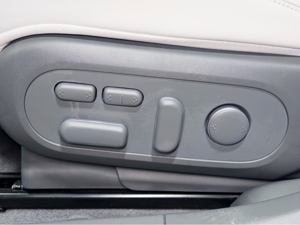 2023 Hyundai IONIQ 5 view 7
