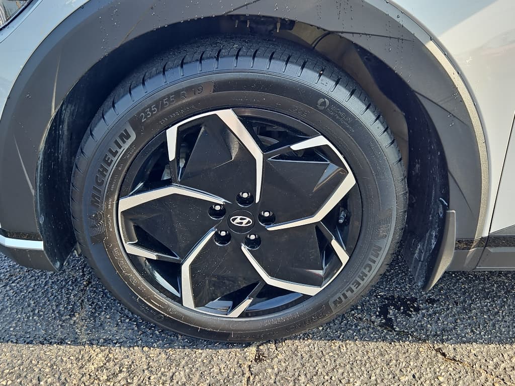 2023 Hyundai IONIQ 5 view 25