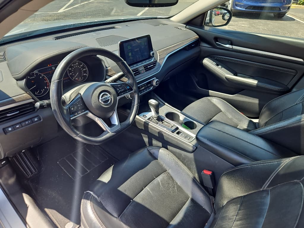 2019 Nissan Altima view 6