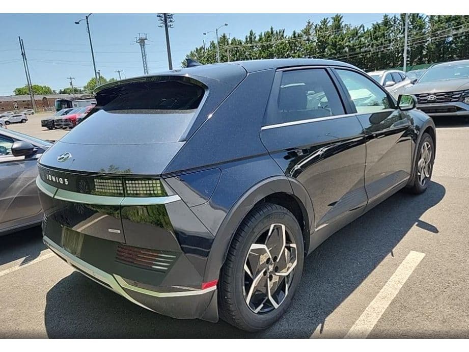 2023 Hyundai IONIQ 5 view 4