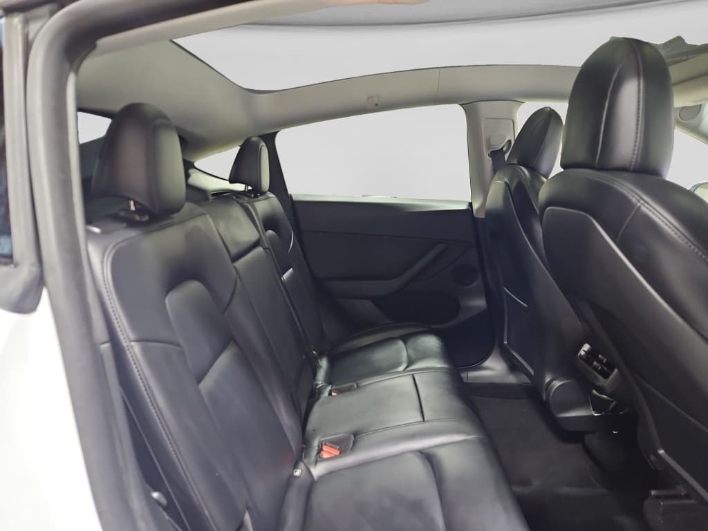 2021 Tesla Model Y view 20