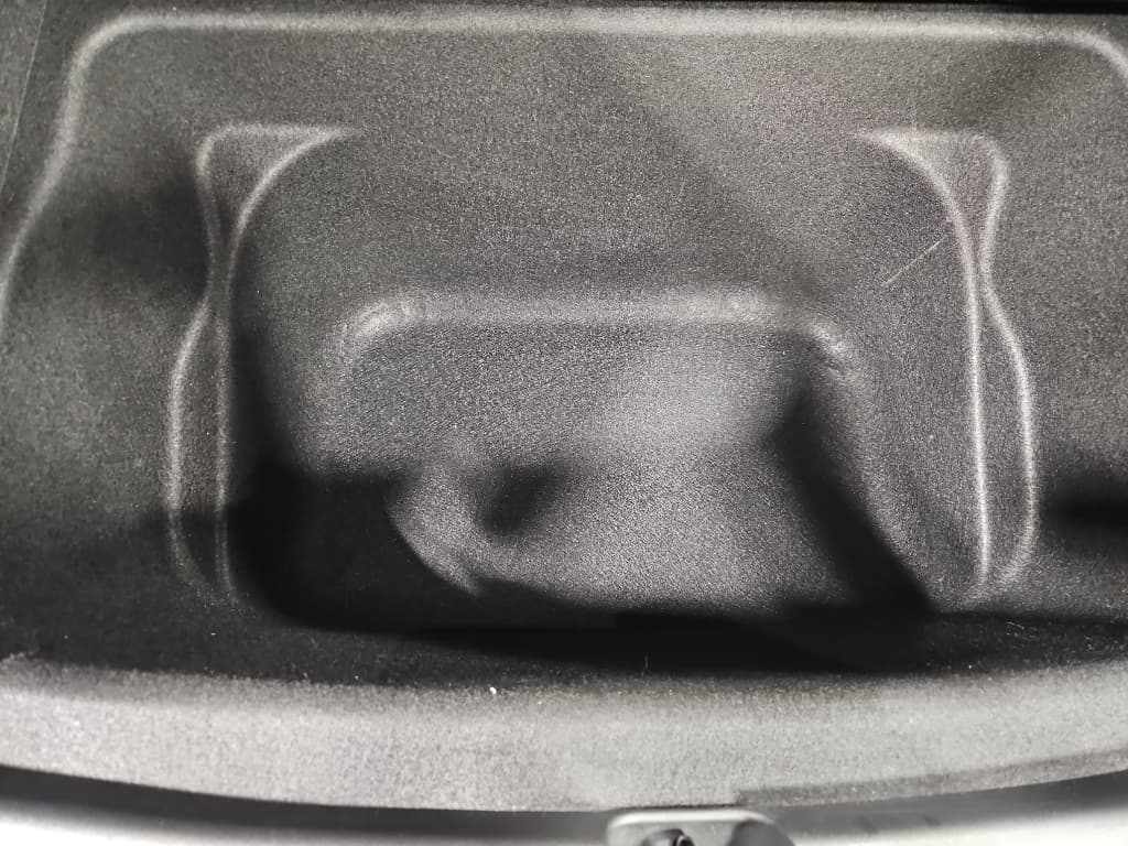 2021 Tesla Model Y view 25