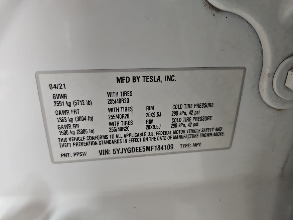 2021 Tesla Model Y view 26
