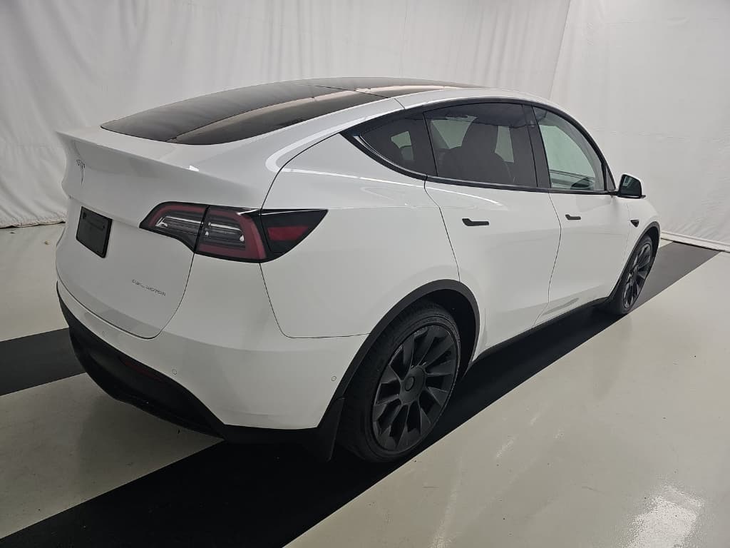 2021 Tesla Model Y view 3