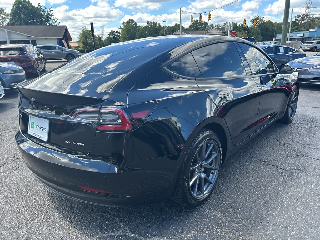 2022 Tesla Model 3 view 3